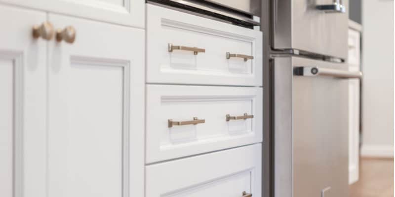 8 Benefits of Customizing Your Cabinet Hardware