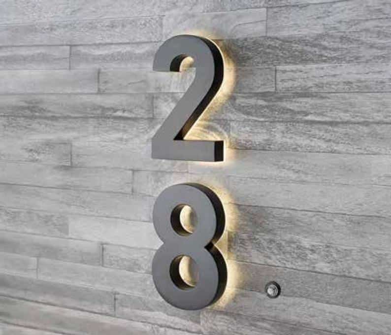 Numéros de maison modernes rétroéclairés à LED de 6 pouces, Taymor