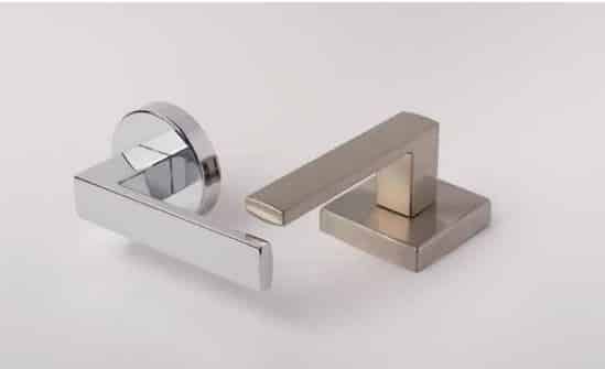 Poignée de porte intérieure Taymor 1948 à rosace carrée, style moderne
