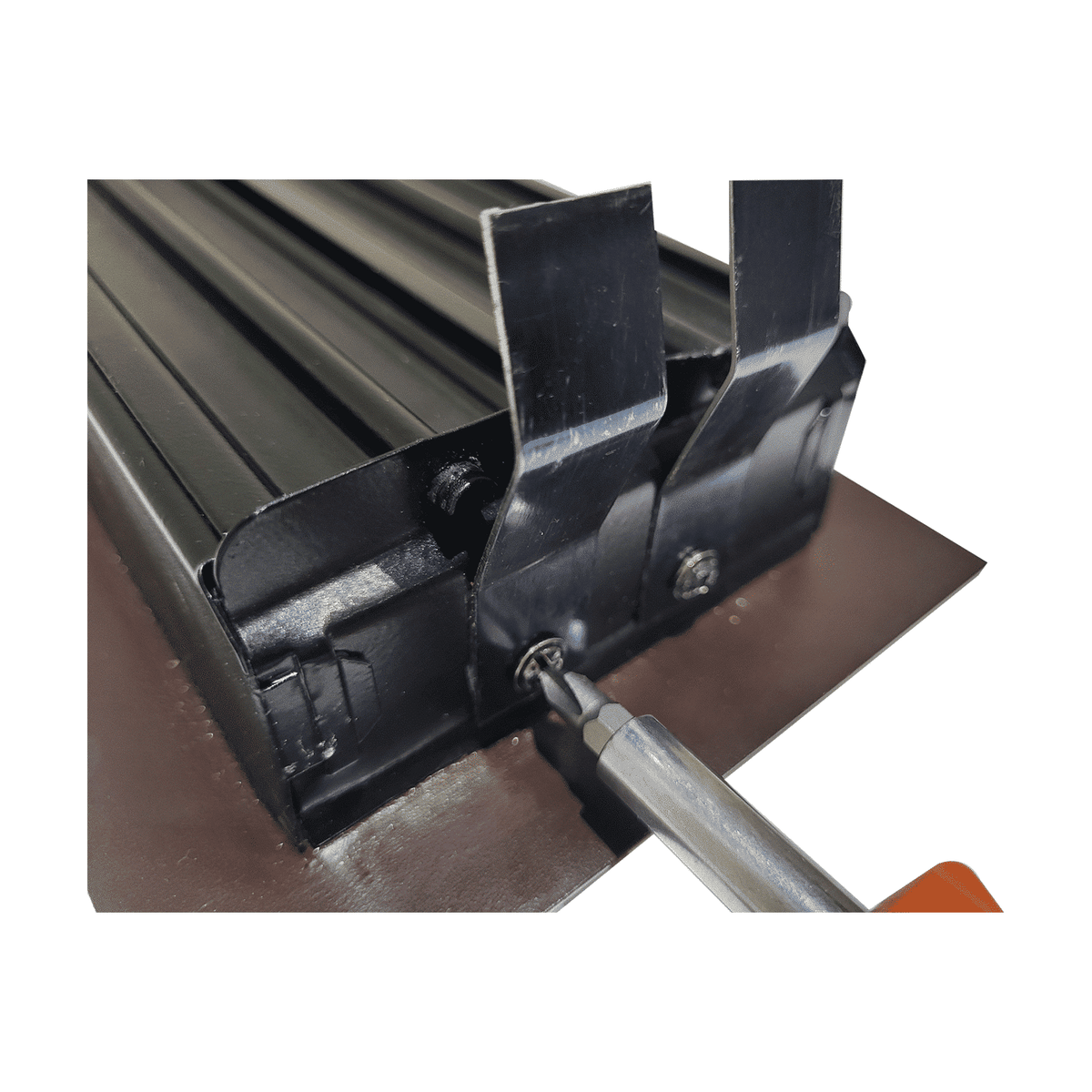 Clip Fixation Avec Vis Pour 4 Déflecteurs De Vent Mercedes SL R107 1971-1989